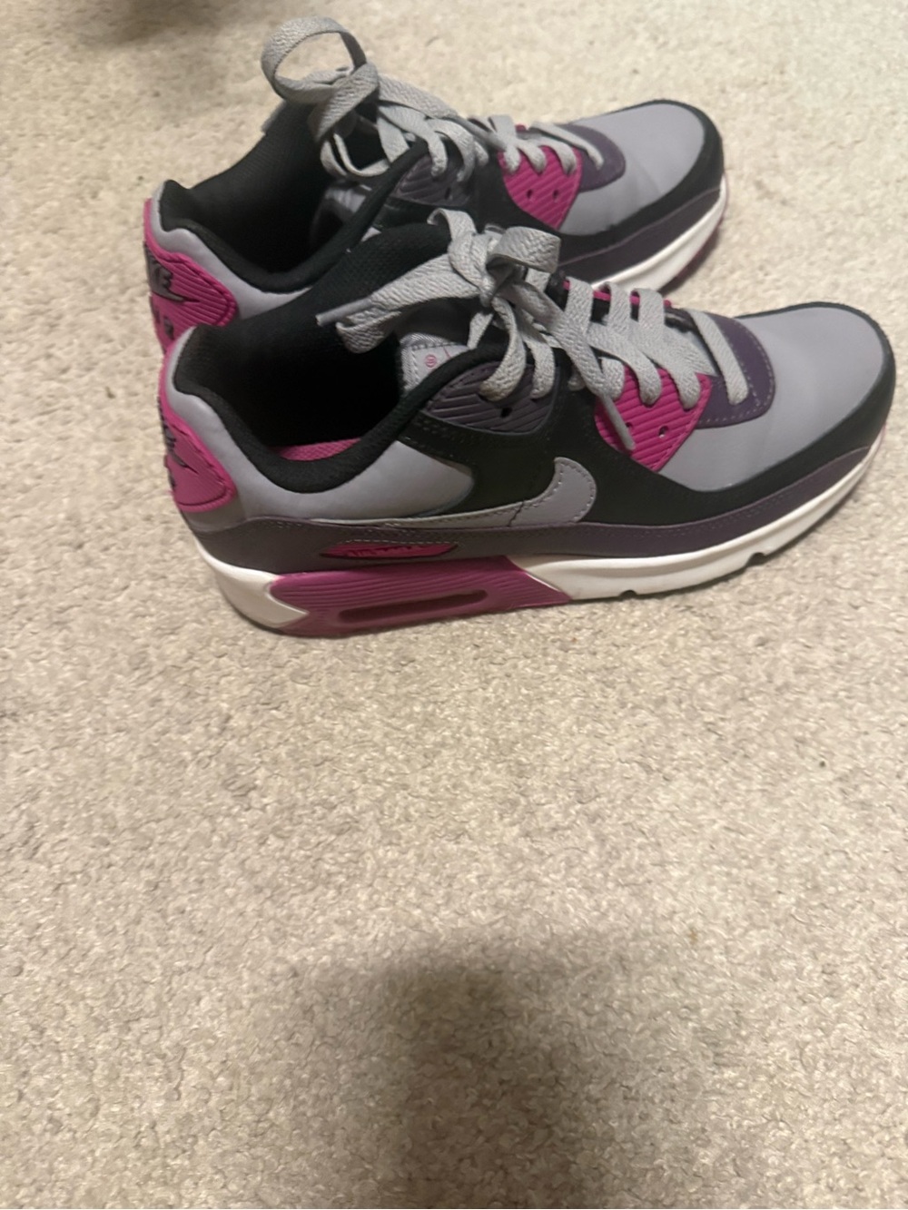 Nike kids Air Max 90 Gray & Pink Casual Sneakers